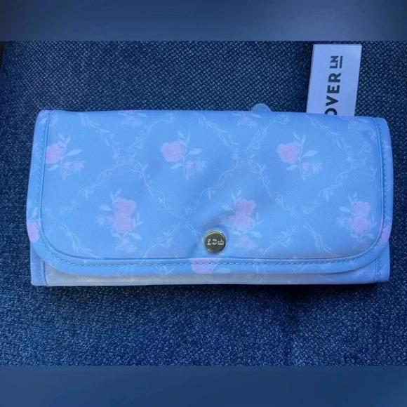 NWT Stoney Clover Lane Tri Fold Wallet High Tea Blue - Picture 1 of 4